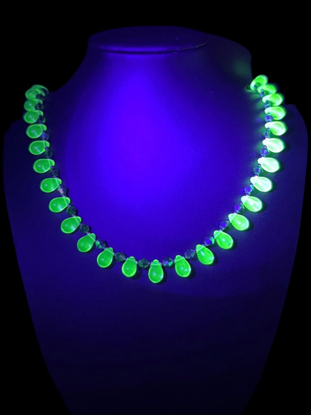 Handcrafted Uranium Glass Teardrop Beaded Necklace Art Deco Style Glows Green UV